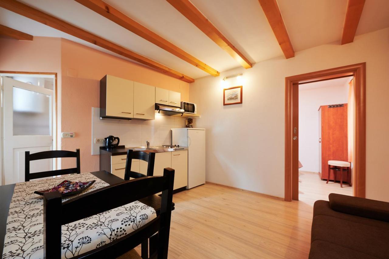 Apartments Ivica Τρογκίρ Εξωτερικό φωτογραφία
